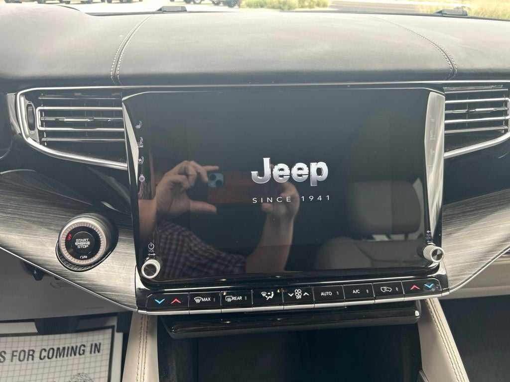 2023 Jeep Wagoneer L Series III