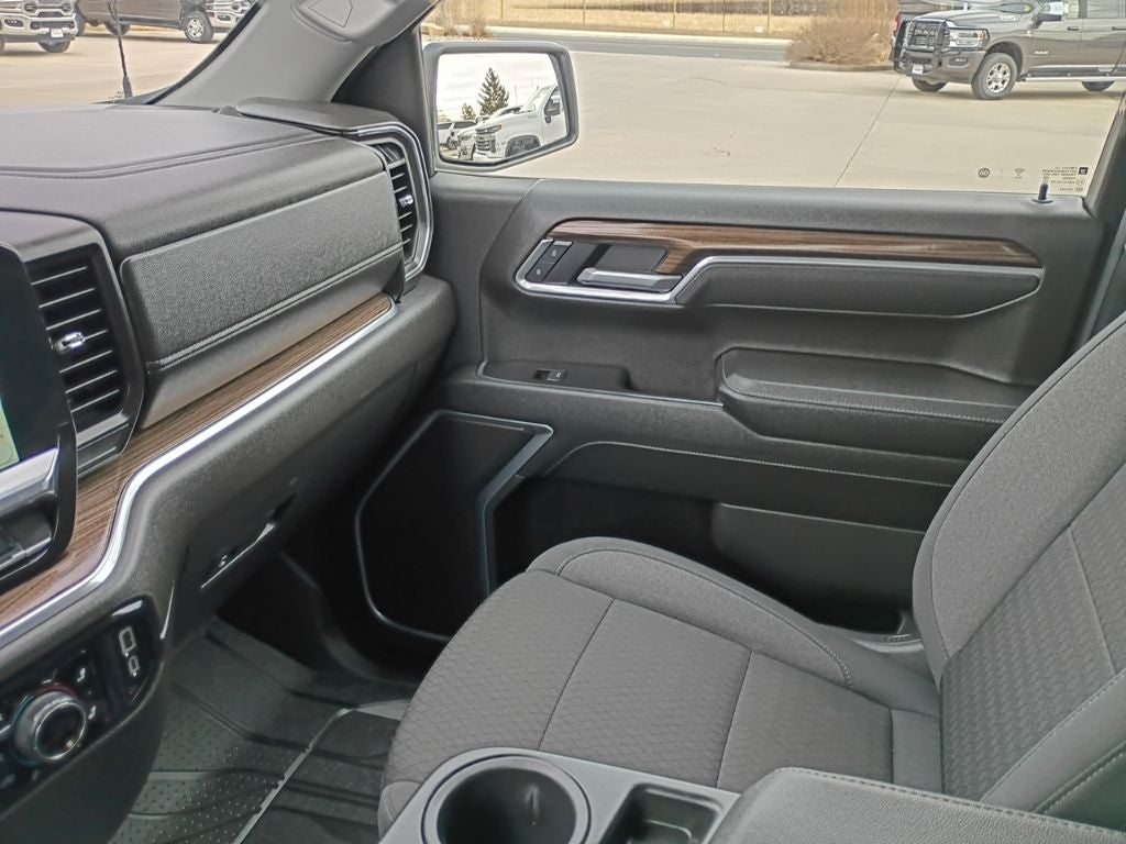 2025 Chevrolet Silverado 1500 LT LT1