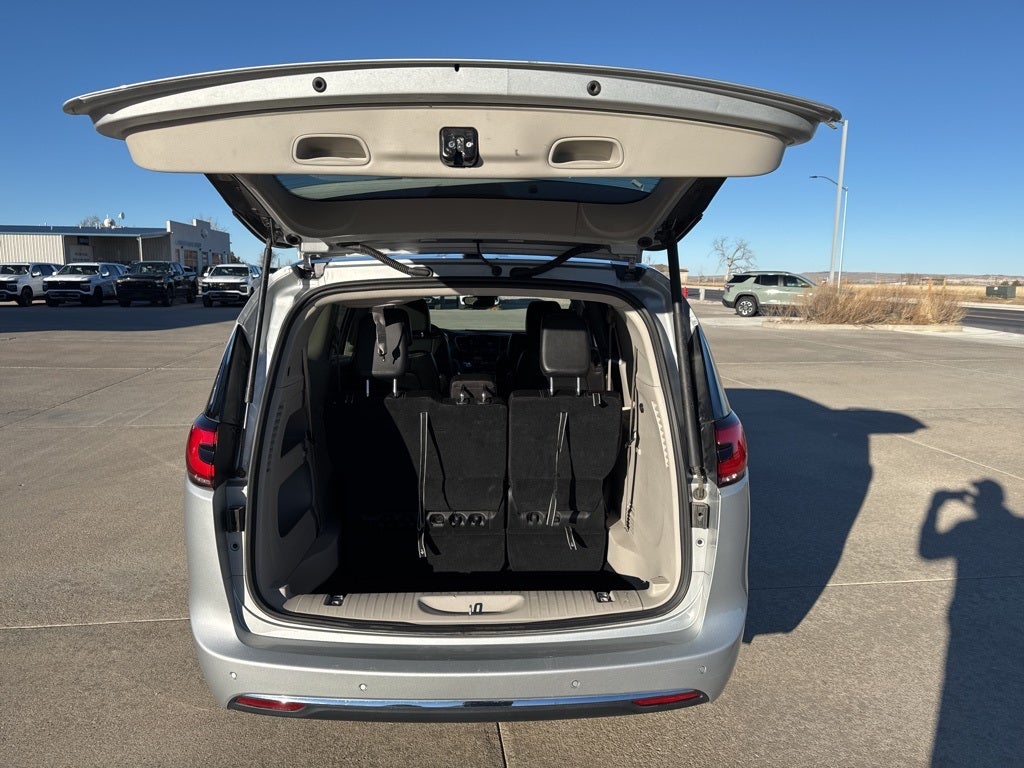 2024 Chrysler Pacifica Touring L