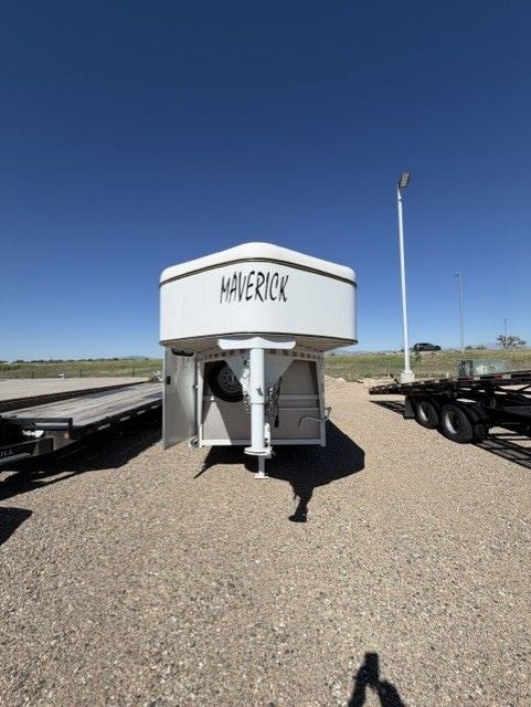 2023 Maverick GN2HS Gooseneck