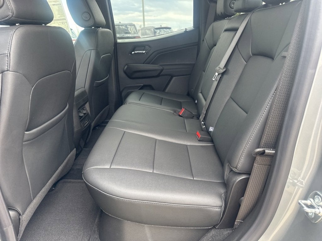 2025 Chevrolet Colorado WT/LT